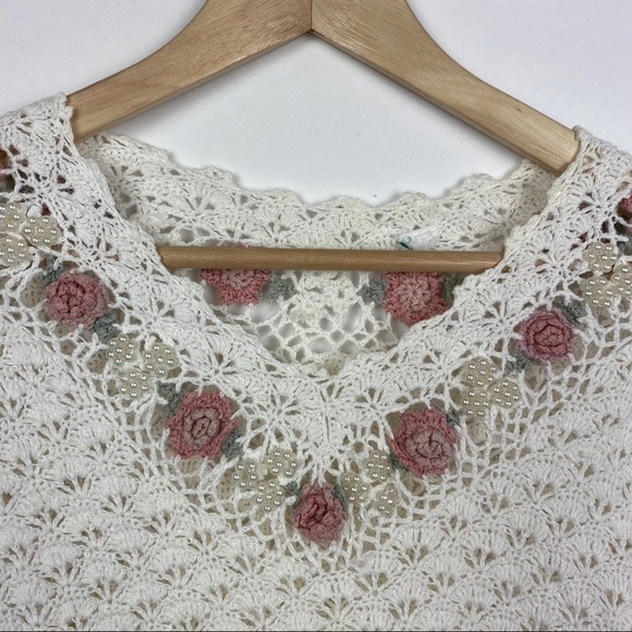 VINTAGE Crocheted Flower Embellished VNeck Sweater - Picture 3 of 10